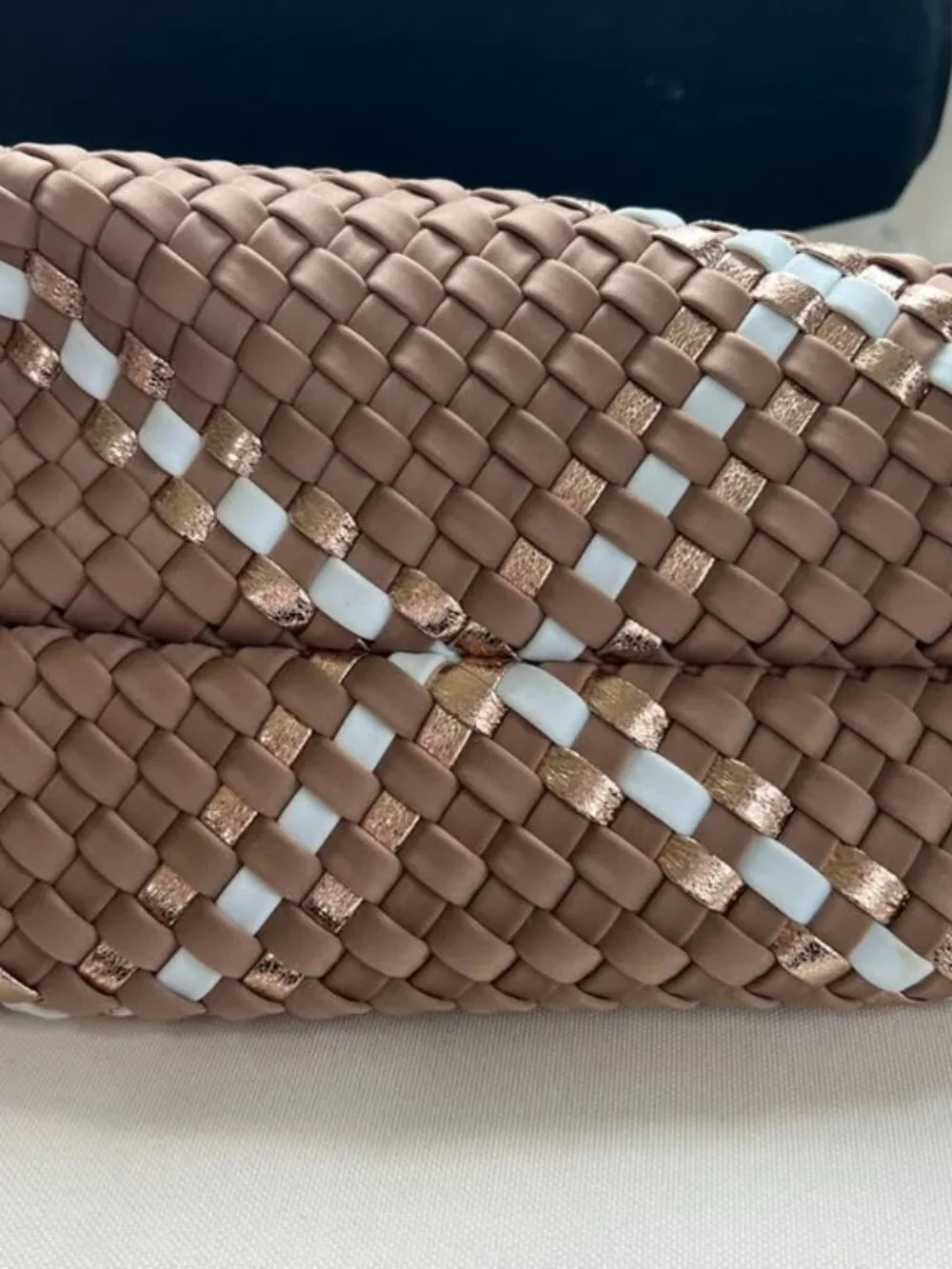 NWOT Haute Shores Metalic Tote/Crossbody - Picture 2 of 5